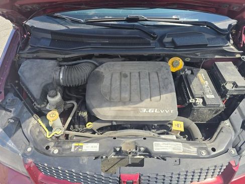 Used 2017 Dodge Grand Caravan GT FWD image 31