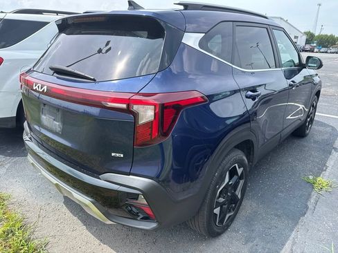 Used 2024 Kia Seltos EX AWD/4WD image 3
