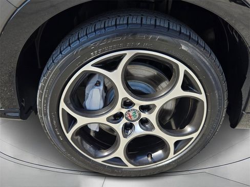 Used 2024 Alfa Romeo Tonale Ti image 9