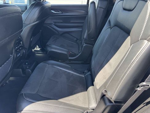 Used 2024 Jeep Grand Cherokee L Laredo AWD/4WD image 14