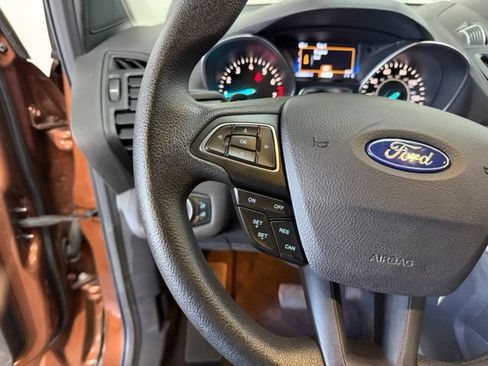 Used 2017 Ford Escape SE w/ Equipment Group 201A AWD/4WD image 20