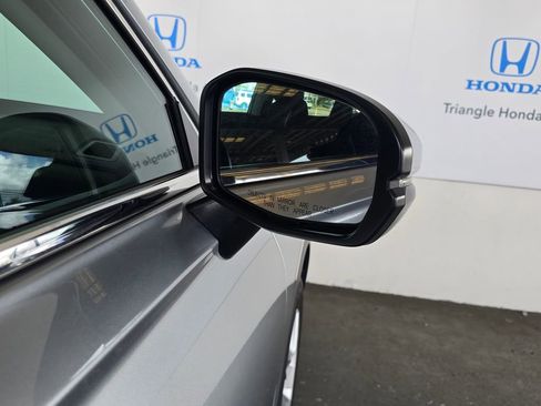 Used 2025 Honda CR-V LX image 32