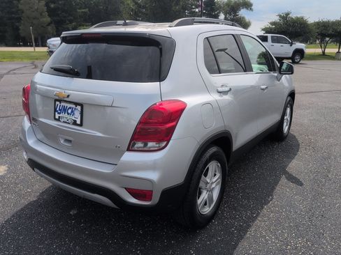Used 2019 Chevrolet Trax LT w/ LT Convenience Package FWD image 5