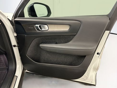 Used 2023 Volvo XC40 B5 Plus w/ Protection Package image 35