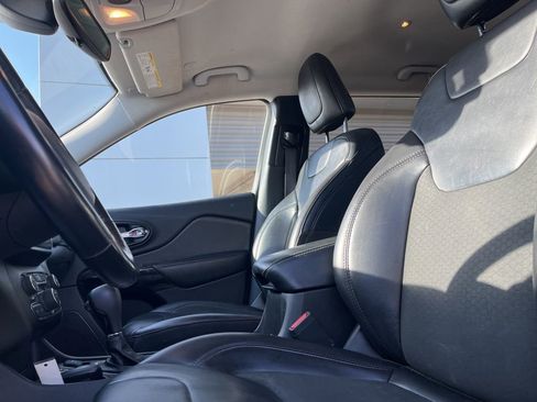 Used 2021 Jeep Cherokee Latitude Plus image 13