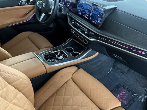 Used 2026 BMW X7 xDrive40i w/ Executive Package image 16