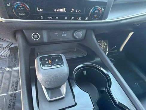 Used 2023 Nissan Rogue SV w/ SV Premium B Package AWD/4WD image 29