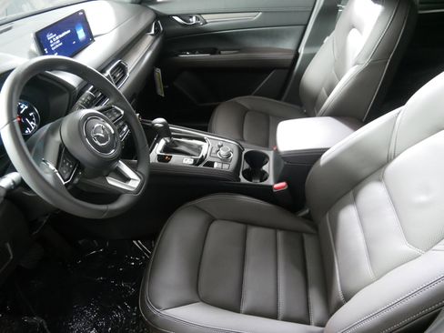 New 2025 MAZDA CX-5 Signature image 4