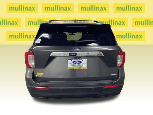 Used 2020 Ford Explorer XLT image 6
