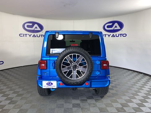Used 2022 Jeep Wrangler Unlimited Sahara AWD/4WD image 4