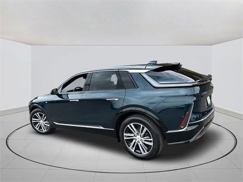 New 2025 Cadillac Lyriq Luxury image 3