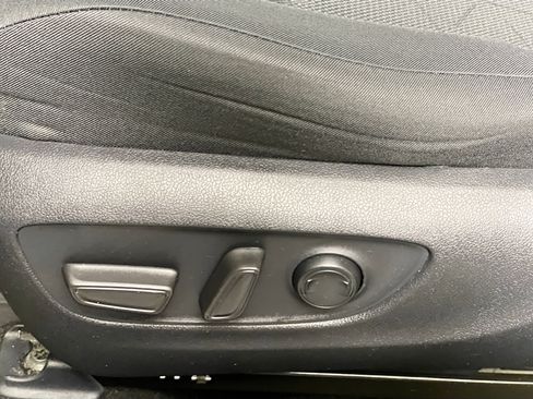 Used 2021 Toyota RAV4 XLE w/ Convenience Package FWD image 15