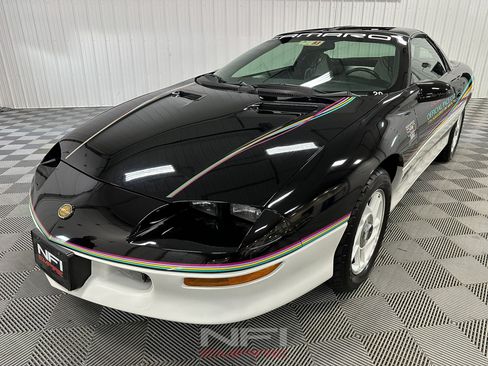 Used 1993 Chevrolet Camaro Z28 RWD image 3