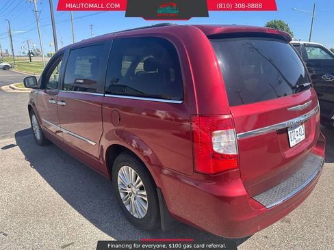 Used 2012 Chrysler Town & Country Touring-L w/ Premium Group FWD image 2
