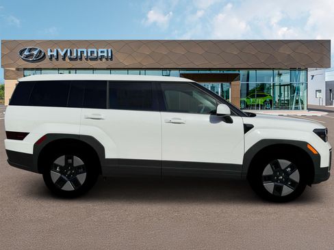 Used 2026 Hyundai Santa Fe SE FWD image 9