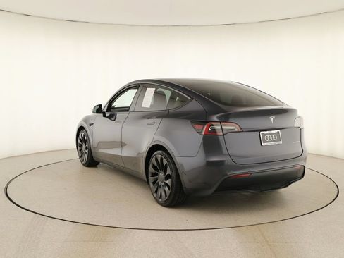 Used 2022 Tesla Model Y Performance AWD/4WD image 3