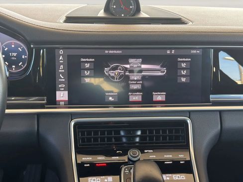 Used 2018 Porsche Panamera 4 image 16