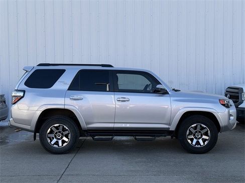 Used 2022 Toyota 4Runner TRD Off-Road image 3