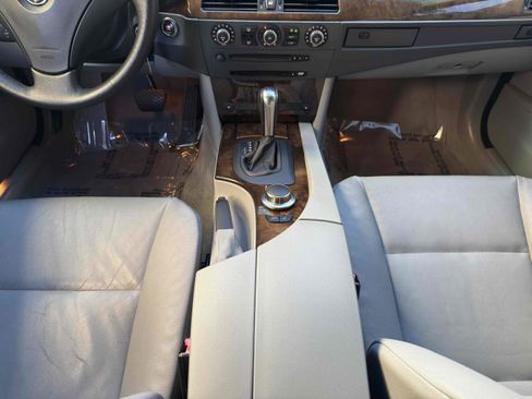 Used 2006 BMW 530xi Wagon image 26