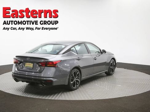 Used 2023 Nissan Altima 2.5 SR FWD image 39