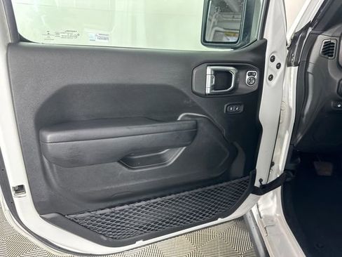 Used 2023 Jeep Wrangler Unlimited w/ Cold Weather Group AWD/4WD image 17