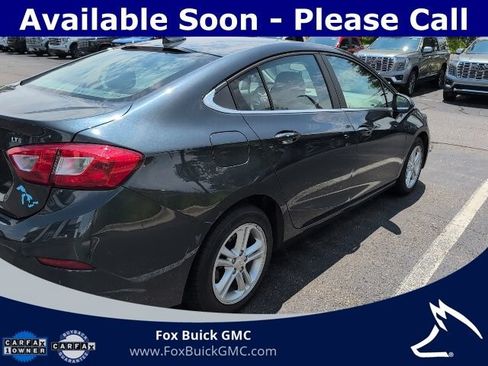 Used 2017 Chevrolet Cruze LT w/ Convenience Package FWD image 4