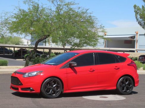 Used 2013 Ford Focus ST FWD image 1