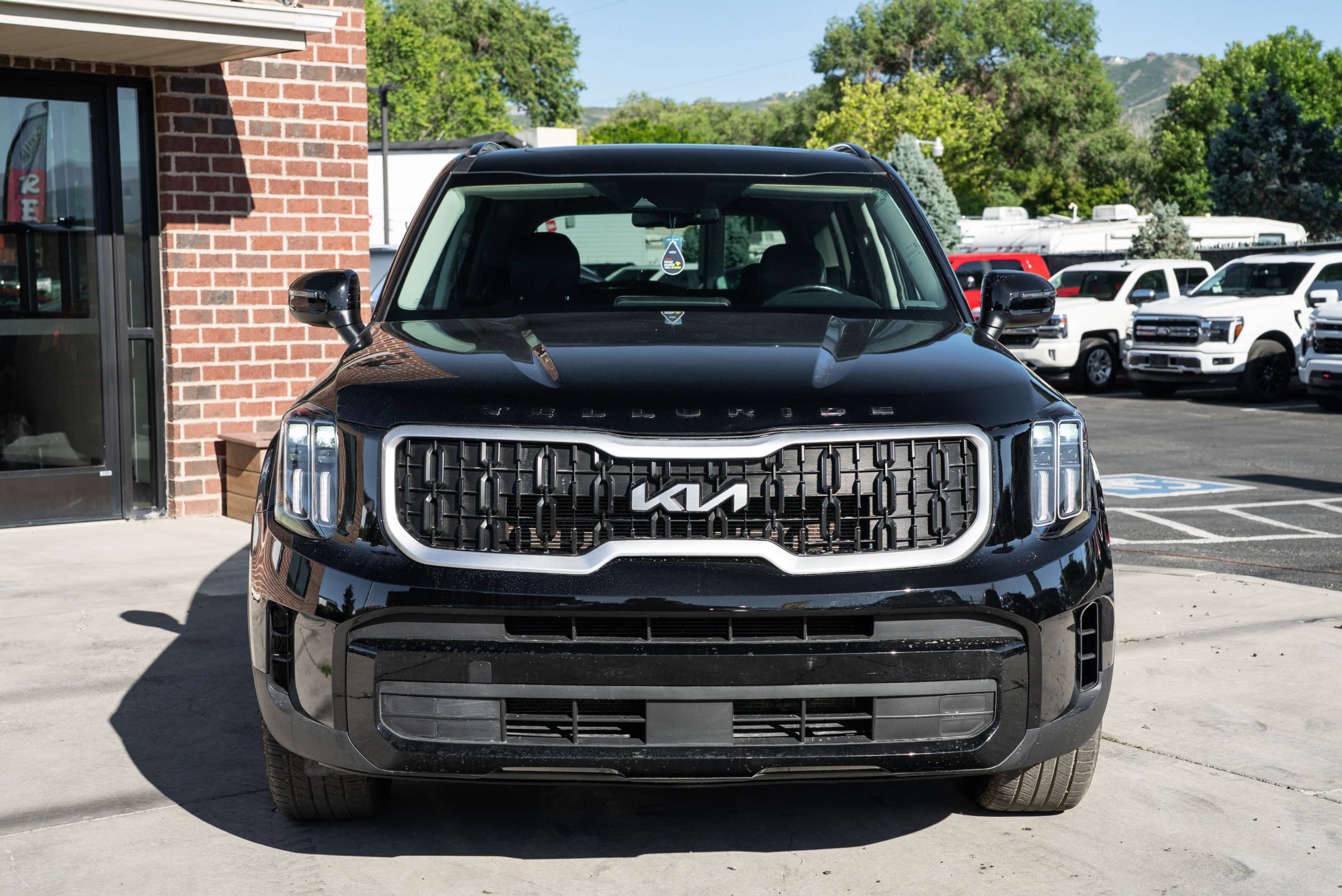 Used 2021 Kia Telluride EX w/ EX Premium Package AWD/4WD image 2