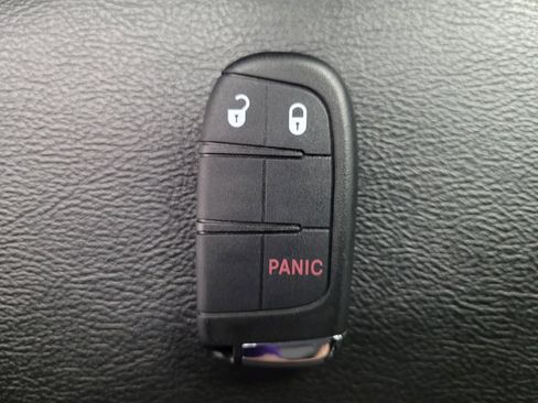 Used 2022 Jeep Compass Latitude image 32