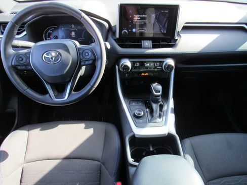 Used 2024 Toyota RAV4 SE AWD/4WD image 17
