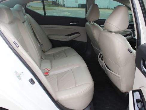 Used 2022 Nissan Altima 2.5 Platinum image 43