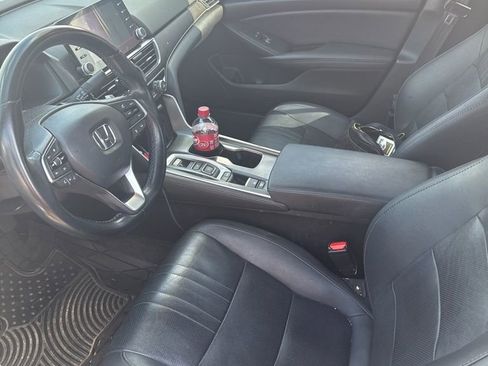 Used 2020 Honda Accord Touring image 4