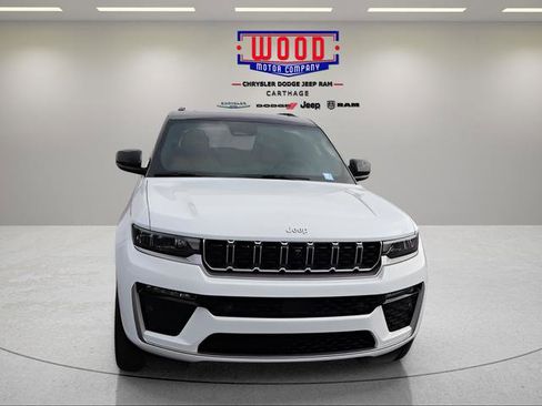 New 2026 Jeep Grand Cherokee Summit image 9