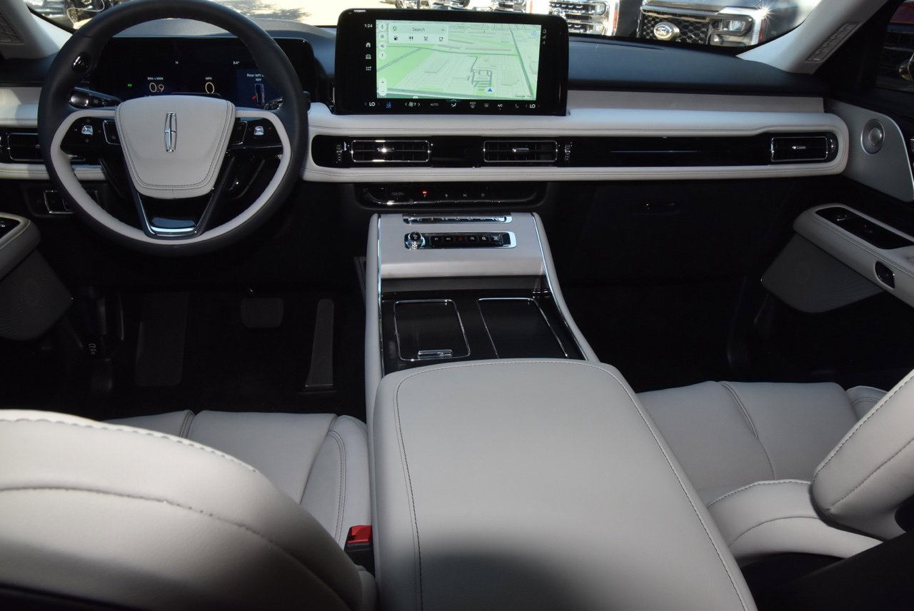 New 2027 Lincoln Aviator Reserve AWD/4WD image 17