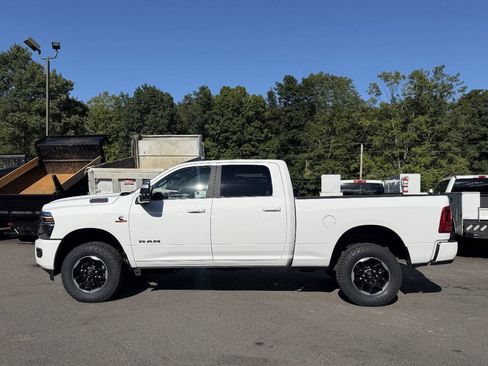 Used 2026 RAM 2500 Laramie AWD/4WD image 5