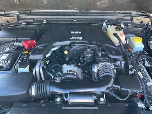 Used 2019 Jeep Wrangler Unlimited Sport S image 30