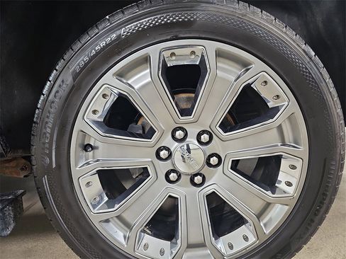 Used 2016 GMC Yukon XL Denali image 40