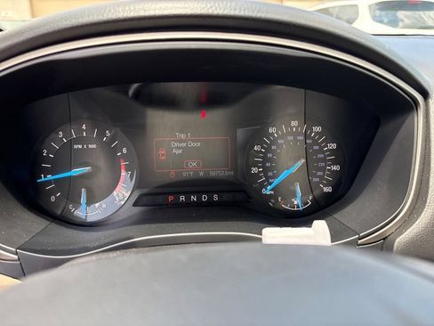 Used 2015 Ford Fusion SE w/ Equipment Group 202A FWD image 14