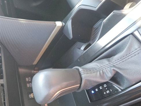 Used 2025 Toyota Camry SE image 28