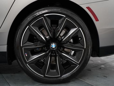 Used 2023 BMW i7 xDrive60 AWD/4WD image 34