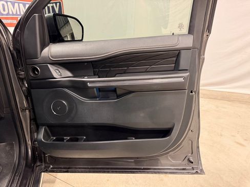 Used 2018 Ford Expedition Max Platinum image 31