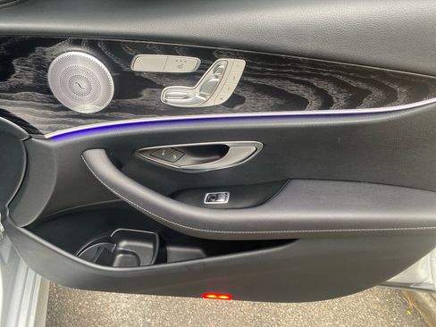 Used 2020 Mercedes-Benz E 350 4MATIC Sedan image 27