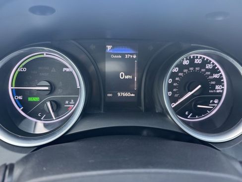 Certified 2018 Toyota Camry SE image 24