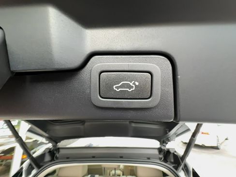 Used 2015 Land Rover Range Rover Evoque Pure Plus image 29