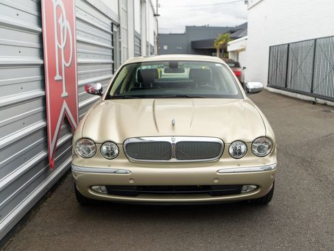 Used 2006 Jaguar XJ Vanden Plas Super V8 Portfolio RWD image 58