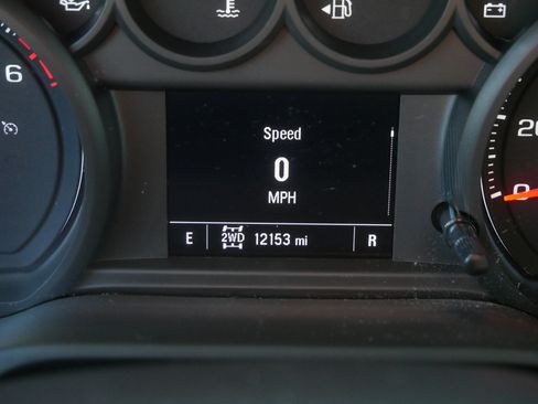 Used 2023 Chevrolet Silverado 1500 Custom AWD/4WD image 36
