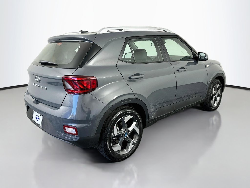 New 2026 Hyundai Venue SEL FWD image 5