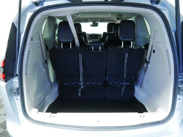 Certified 2023 Chrysler Pacifica Touring-L w/ Uconnect Theater Family Group AWD/4WD image 10