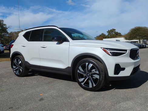 New 2026 Volvo XC40 B5 Ultra w/ Protection Package Premier image 2