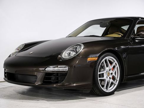 Used 2010 Porsche 911 Carrera S RWD image 30
